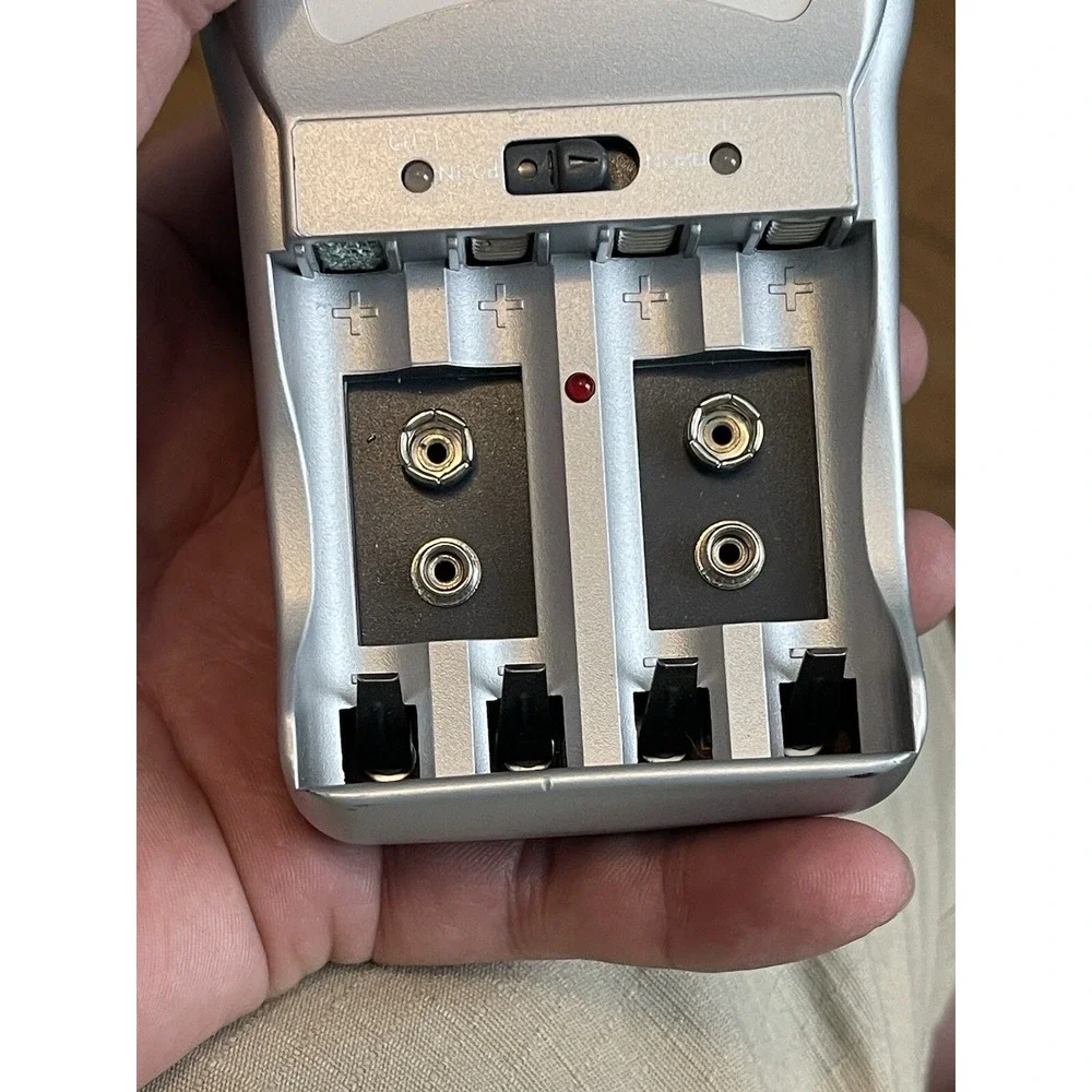 Sunpak Model V-3969 Rapid Charger For Ni-MH And Ni-Cd Batteries
